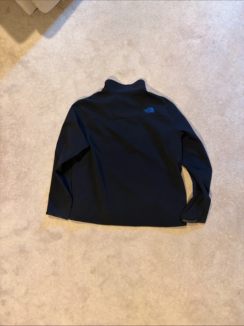 XL The North Face black jacket with blue accents